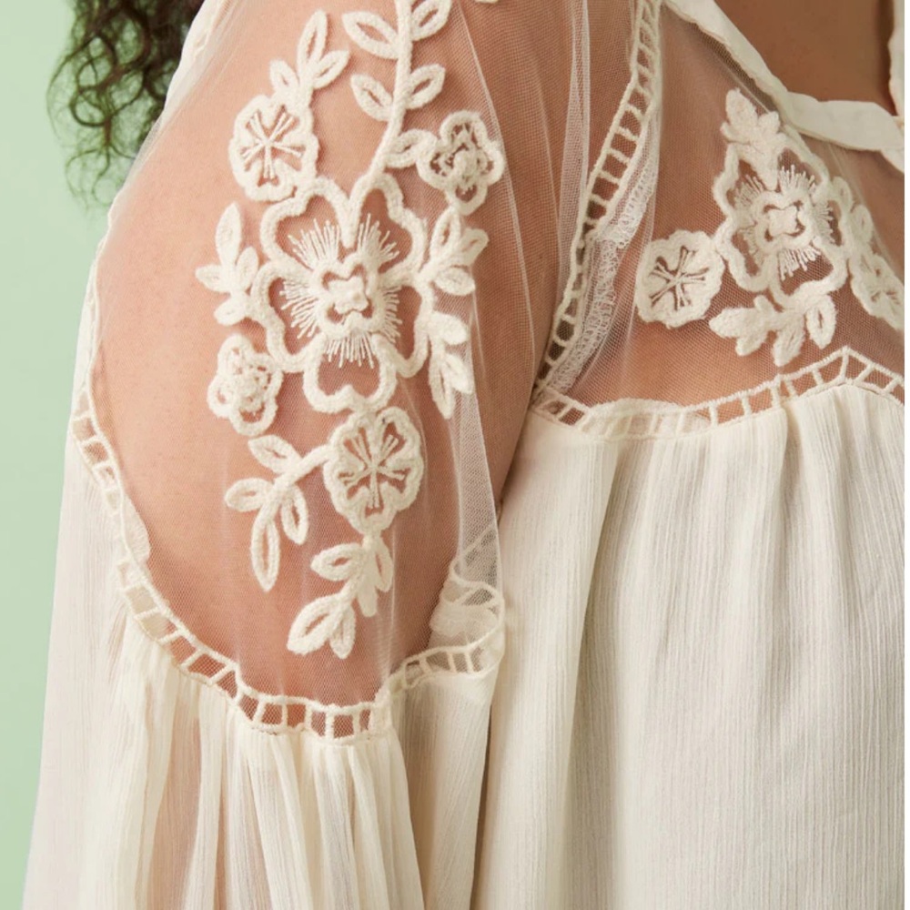Hayden Los Angeles Sheer Tie Front Peasant Top - Picture 3 of 7